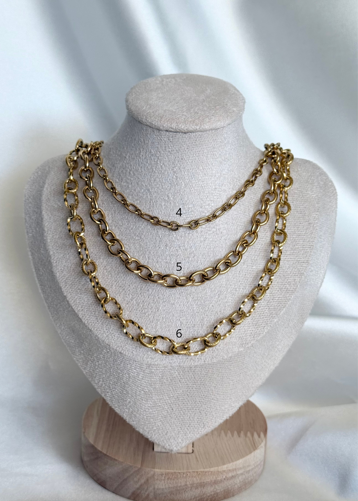 BASE | Colliers à charms