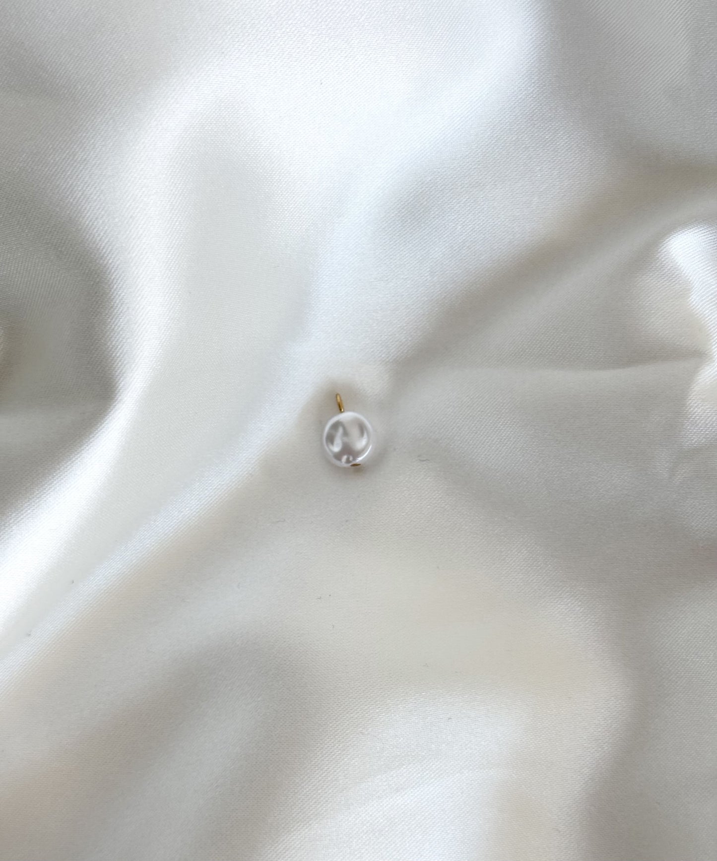 135| Charm en émail