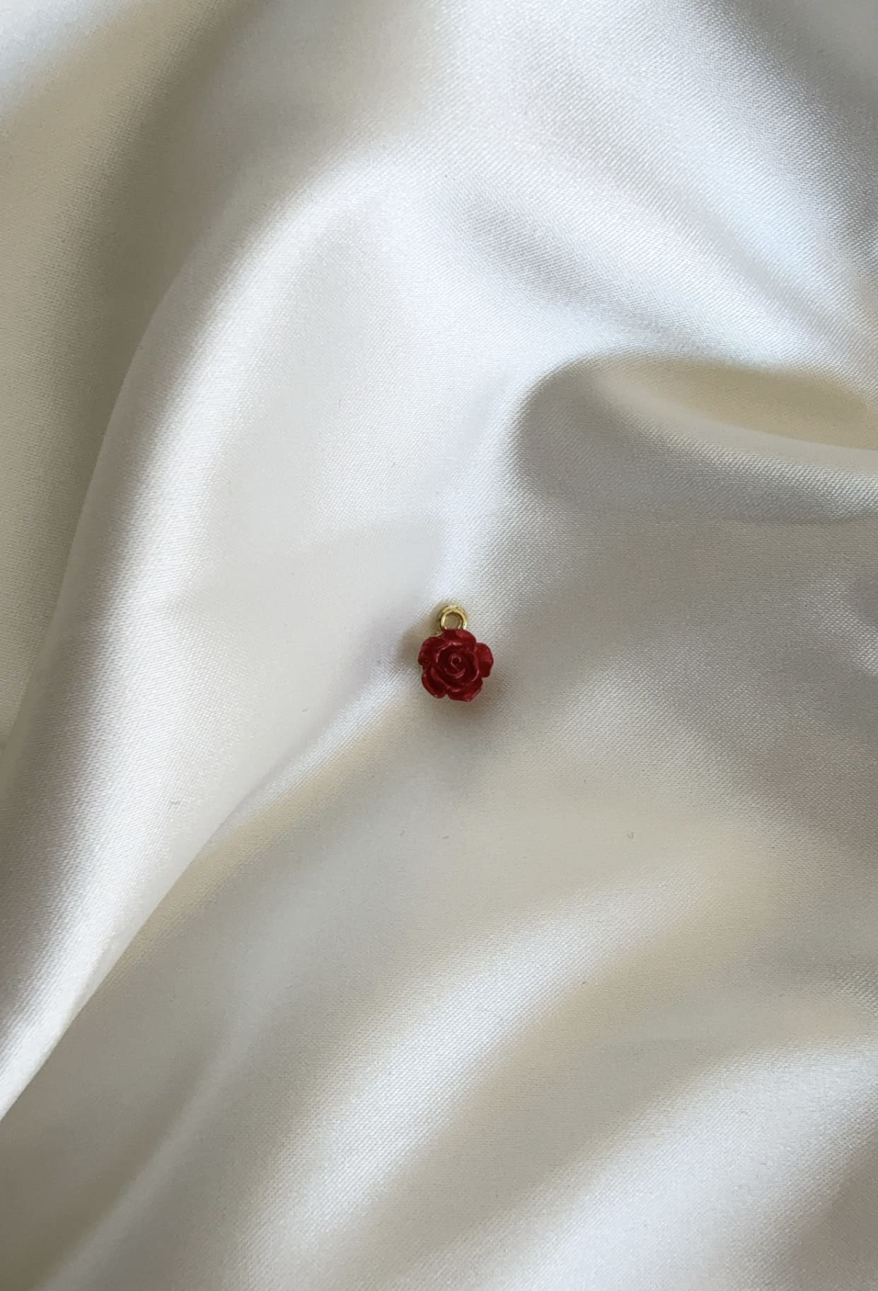 139| Charm en émail