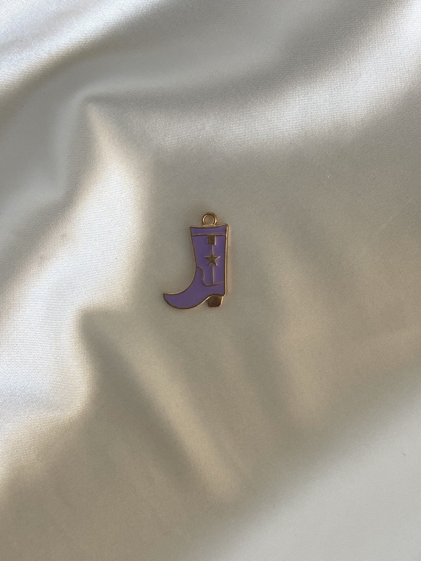 102| Charm en émail