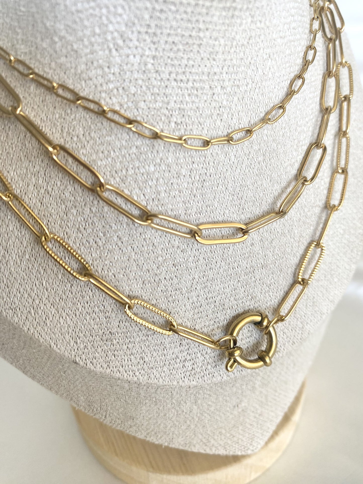 BASE | Colliers à charms