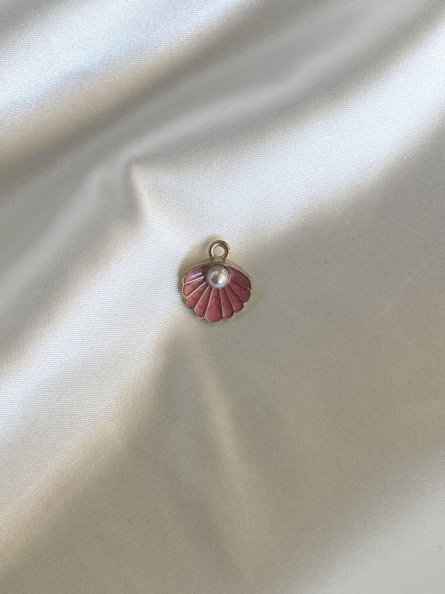 107| Charm en émail