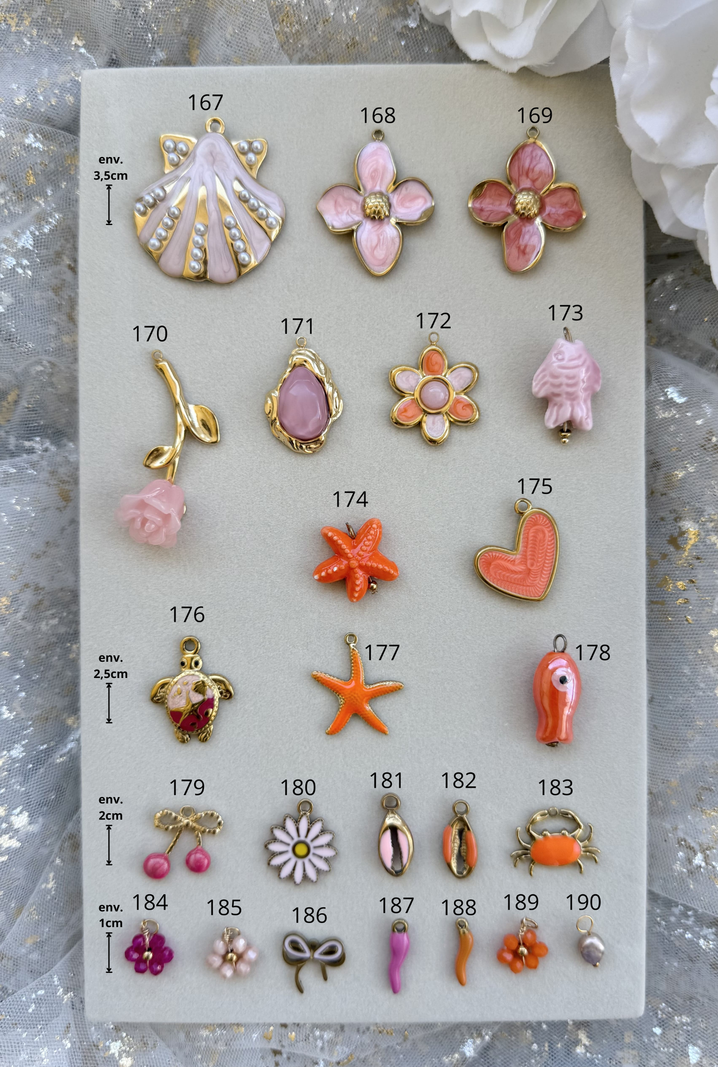 BASE | Colliers à charms