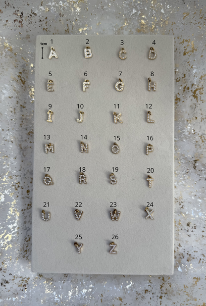 BASE | Colliers à charms