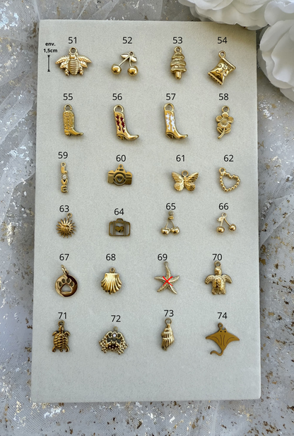 BASE | Colliers à charms