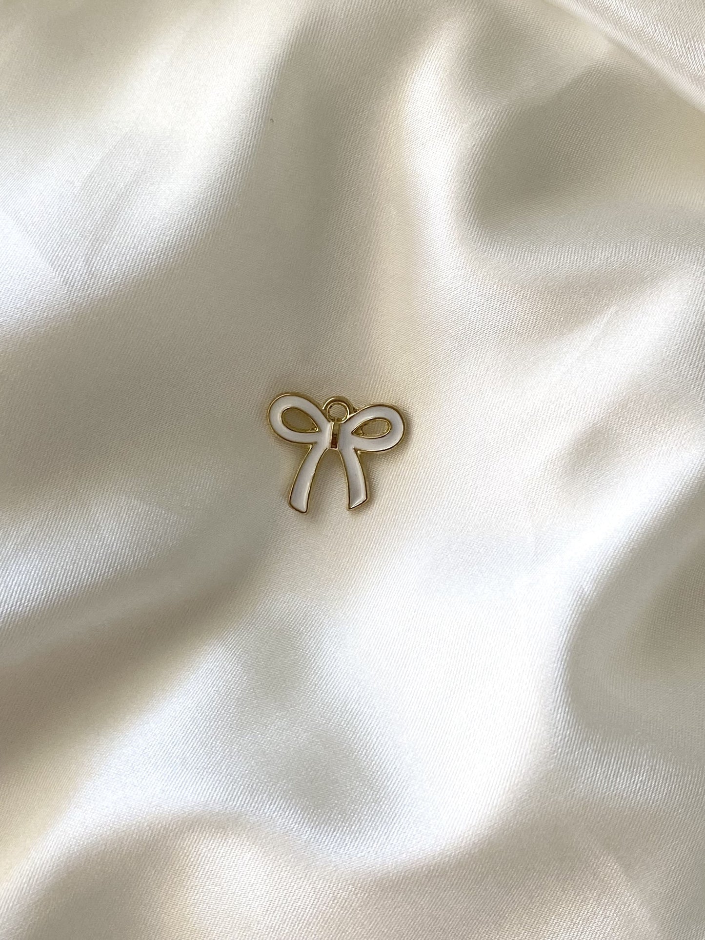 64 ｜ Charm en émail